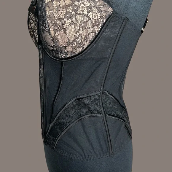Victoria's Secret Lined Mesh CorsetTop 38D Black Cream Women